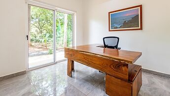 House and Apartment With Private Pool - Walk to Beach
