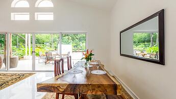 House and Apartment With Private Pool - Walk to Beach