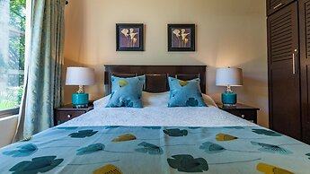 Bright, Airy 2BD Condo 3 Blocks From Beach