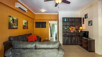Bright, Airy 2BD Condo 3 Blocks From Beach
