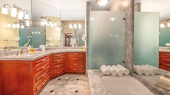 Luxury 2BD Villa on Flamingo Beach With All Bells and Whistles