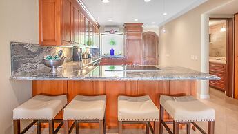 Luxury 2BD Villa on Flamingo Beach With All Bells and Whistles