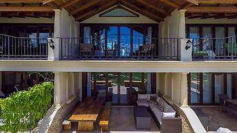 Luxury 2BD Villa on Flamingo Beach With All Bells and Whistles