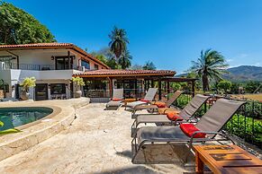 Luxury Ocean-view Flamingo Home With Pool, Apartment and Party Deck