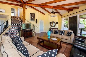 Luxury Ocean-view Flamingo Home With Pool, Apartment and Party Deck