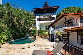 Luxury Ocean-view Flamingo Home With Pool, Apartment and Party Deck