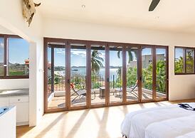 Luxury Ocean-view Flamingo Home With Pool, Apartment and Party Deck