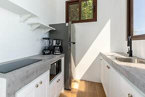 Luxury Ocean-view Flamingo Home With Pool, Apartment and Party Deck