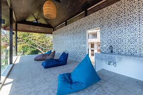 Luxury Ocean-view Flamingo Home With Pool, Apartment and Party Deck