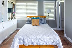 Luxury Ocean-view Flamingo Home With Pool, Apartment and Party Deck