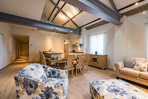 The Yellow Penthouse