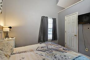 Memory Maker Condo - Great Location - Updated - Walk to Restaurant and