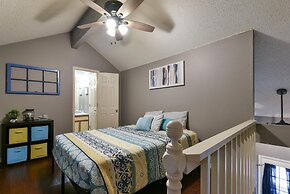 Memory Maker Condo - Great Location - Updated - Walk to Restaurant and