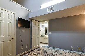 Memory Maker Condo - Great Location - Updated - Walk to Restaurant and