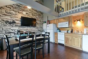 Memory Maker Condo - Great Location - Updated - Walk to Restaurant and