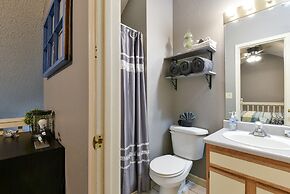 Memory Maker Condo - Great Location - Updated - Walk to Restaurant and