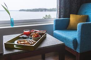 BLUSALZ MANOR Waters Edge Kochi