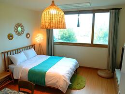 Jeju Eltzutown Pension