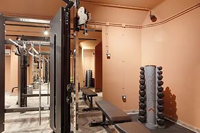 Anise, Aluma Hotel & Resort