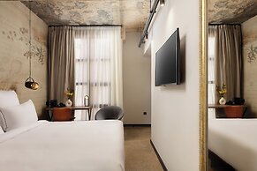 Anise, Aluma Hotel & Resort