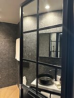 Anise, Aluma Hotel & Resort