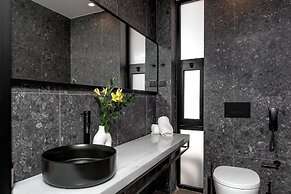 Anise, Aluma Hotel & Resort