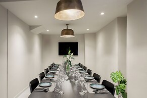 Anise, Aluma Hotel & Resort