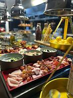 Anise, Aluma Hotel & Resort