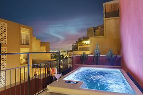 Anise, Aluma Hotel & Resort