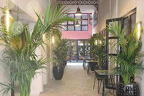 Anise, Aluma Hotel & Resort