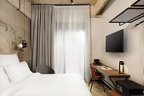 Anise, Aluma Hotel & Resort