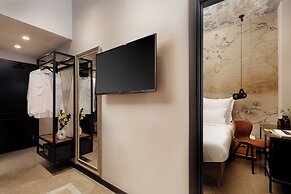 Anise, Aluma Hotel & Resort