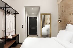 Anise, Aluma Hotel & Resort