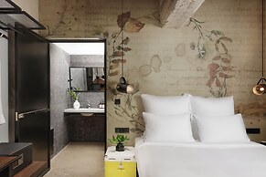 Anise, Aluma Hotel & Resort