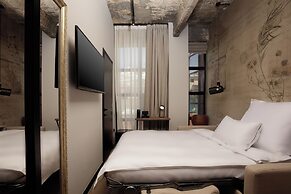 Anise, Aluma Hotel & Resort