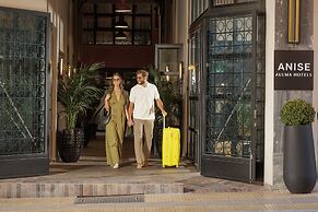 Anise, Aluma Hotel & Resort