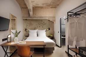 Anise, Aluma Hotel & Resort