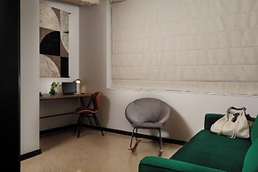 Anise, Aluma Hotel & Resort