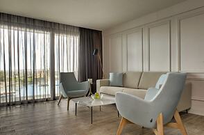 Land's End Boutique Hotel