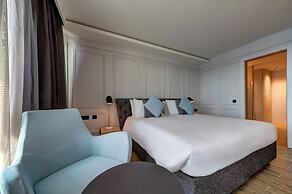 Land's End Boutique Hotel