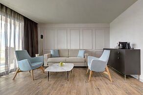 Land's End Boutique Hotel