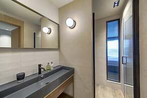 Land's End Boutique Hotel