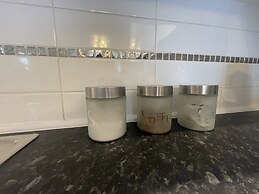 Modern 2 bed Apartment With sea Views