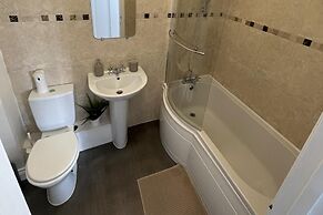 Modern 2 bed Apartment With sea Views