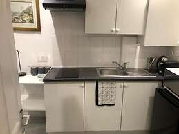 Onsite Cosy Practical Studio - in a Quite Area