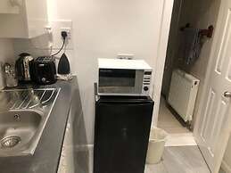 Onsite Cosy Practical Studio - in a Quite Area