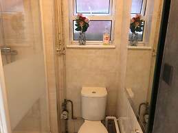 Onsite Cosy Practical Studio - in a Quite Area