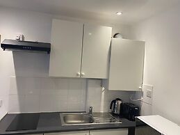 Onsite Cosy Practical Studio - in a Quite Area