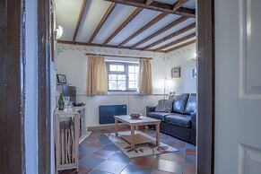 Honeysuckle Cottage - 1 Bedroom - Amroth