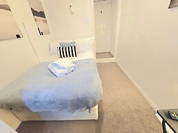Gilling Villa Remarkable 4-bed House in Gillingham